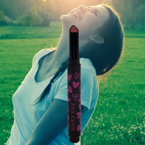 Natural Confidence Heart-Shaped Lipstick - Limited Edition Mary Kay - Picture 6 of 8